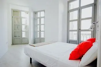 Malaga Urban Rooms 0*,