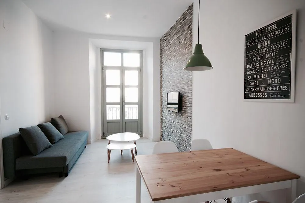 Malaga Urban Rooms 0*,