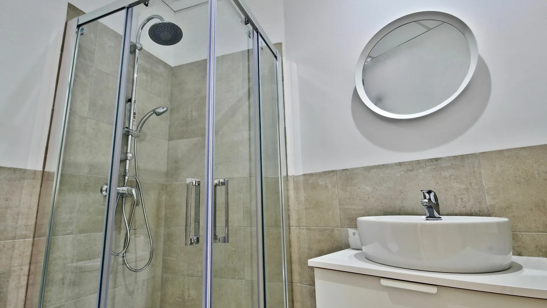 Malaga Urban Rooms Apartment
