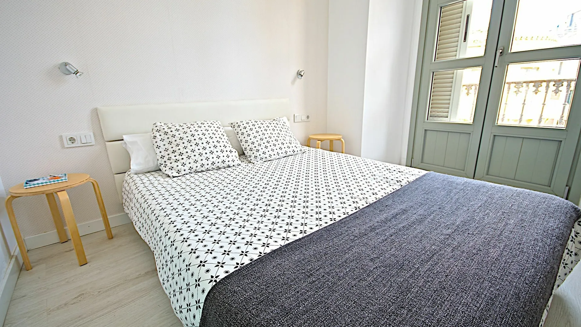 Malaga Urban Rooms 0*,  Spain